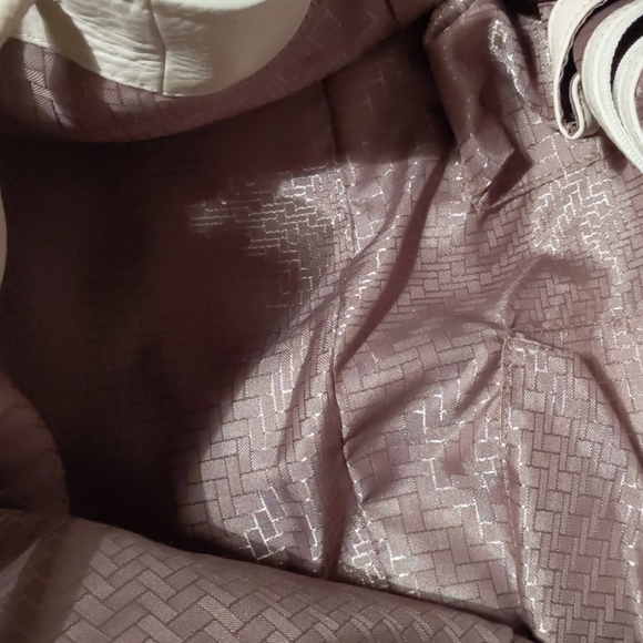 Cole Haan cream colored shoulder bag - Picture 7 of 9